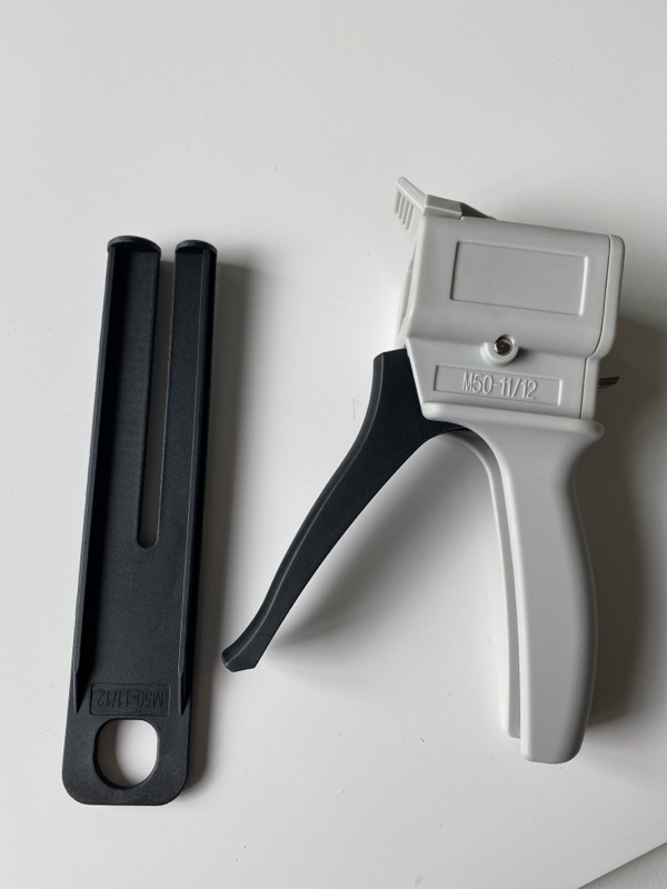 [100680] adhesive ; glue gun ; double syringes with mixing ratio 1:1/1:2 ; 50 ml